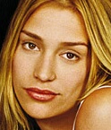 [pic of Piper Perabo]